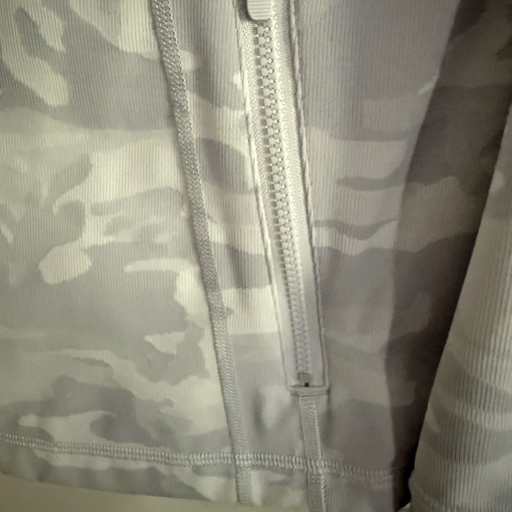 Lululemon Athletica Women's Gray Camouflage Define Jacket Lux Jacquard - Picture 2 of 7